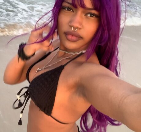 Nacktes geleaktes OnlyFans-Foto von Angelzburn