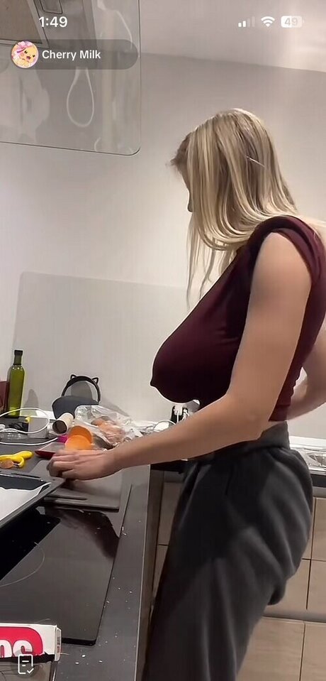 Nacktes geleaktes OnlyFans-Foto von Evelinxrose