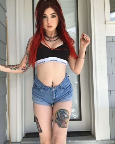 Lizzi Blake