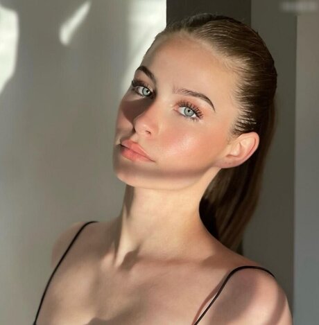 Kim Sara
