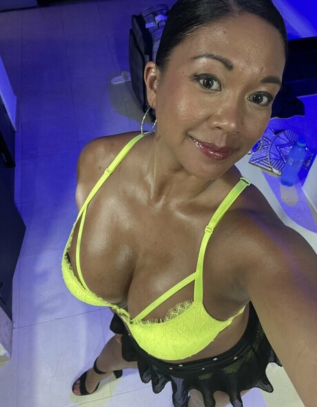 Nacktes geleaktes OnlyFans-Foto von Asianbellagio
