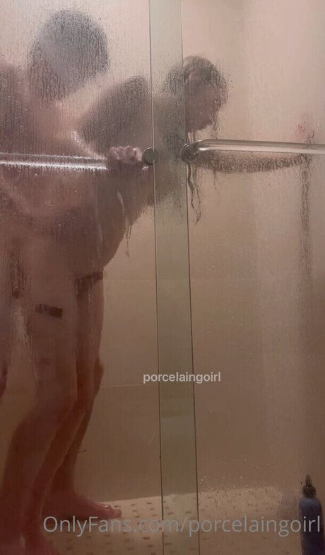 Porcelaingoirl
