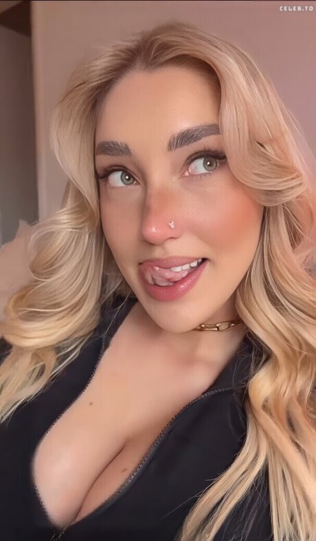 Nacktes geleaktes OnlyFans-Foto von Starletnova