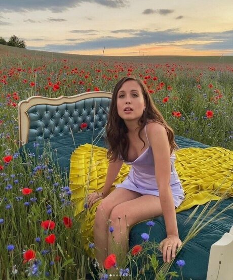 Nacktes geleaktes OnlyFans-Foto von Alice Merton
