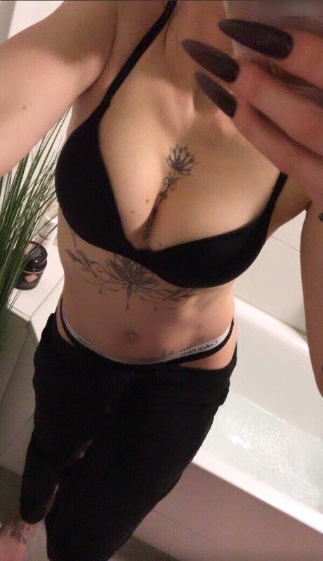 Nicole Anna