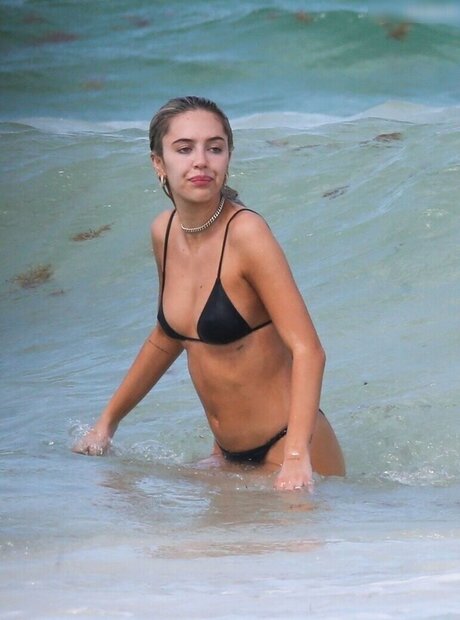 Delilah Hamlin