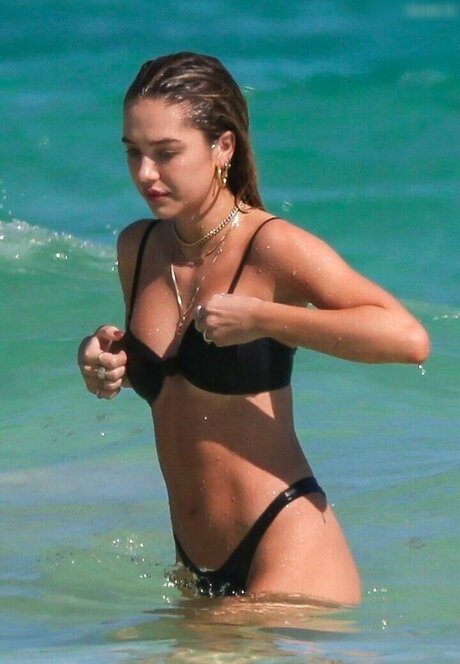 Delilah Hamlin