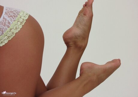 Footlovegirls