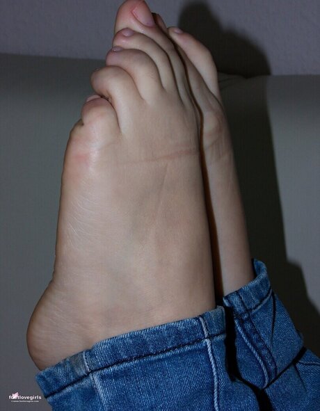 Footlovegirls