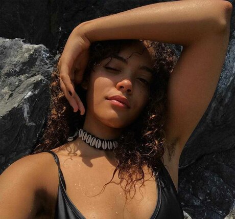 Nacktes geleaktes OnlyFans-Foto von Quintessa Swindell