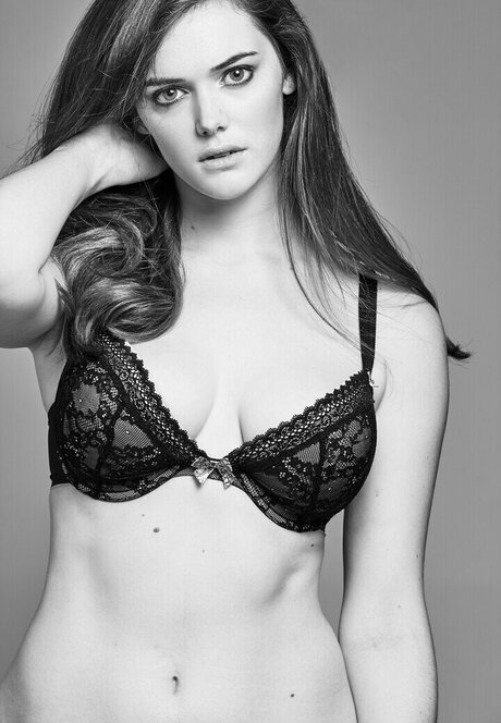 Nacktes geleaktes OnlyFans-Foto von Sophie Thomas