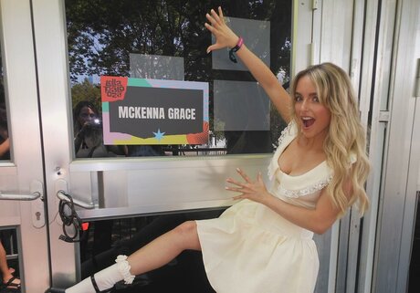 Nacktes geleaktes OnlyFans-Foto von Mckenna Grace