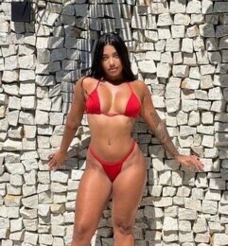 Thayna Telles