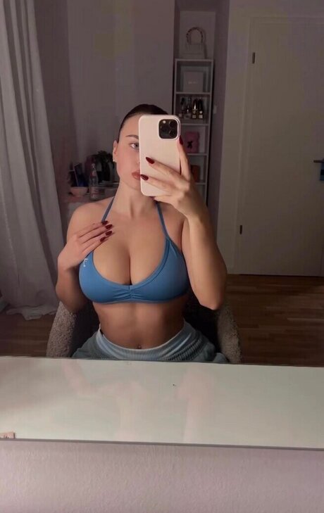 Nacktes geleaktes OnlyFans-Foto von Luisa Senn