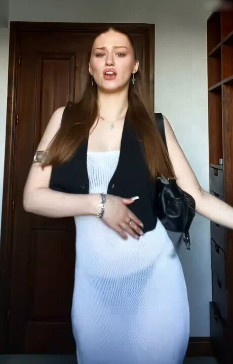 Nacktes geleaktes OnlyFans-Foto von Yana Clare
