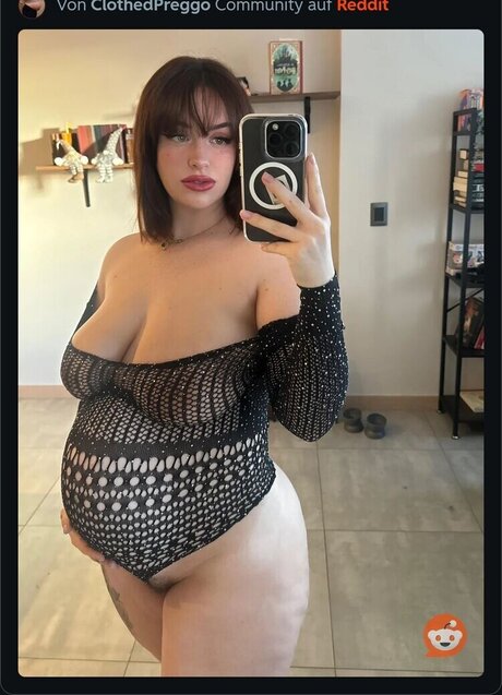 Lea Stays Peachy