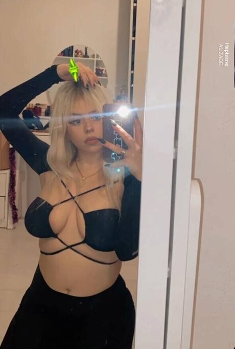 Nacktes geleaktes OnlyFans-Foto von Sude Beren Ataselim