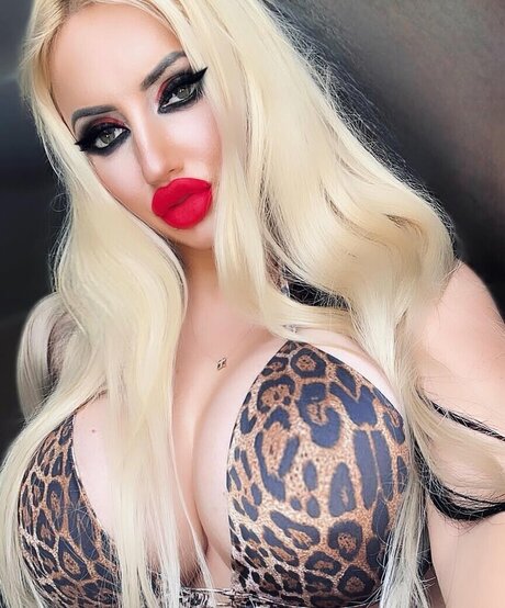 Nacktes geleaktes OnlyFans-Foto von Elina Kalversa