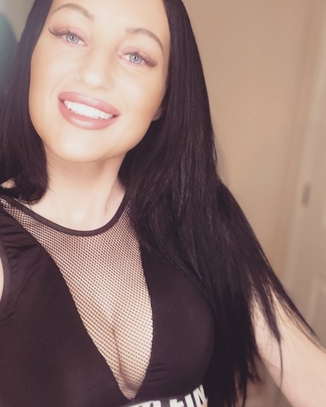 Nacktes geleaktes OnlyFans-Foto von Laura Elizabeth