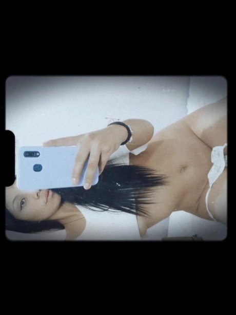 Nacktes geleaktes OnlyFans-Foto von Laura Avila