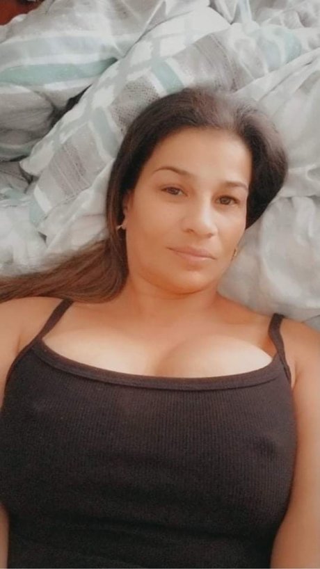 Nacktes geleaktes OnlyFans-Foto von La Rosa