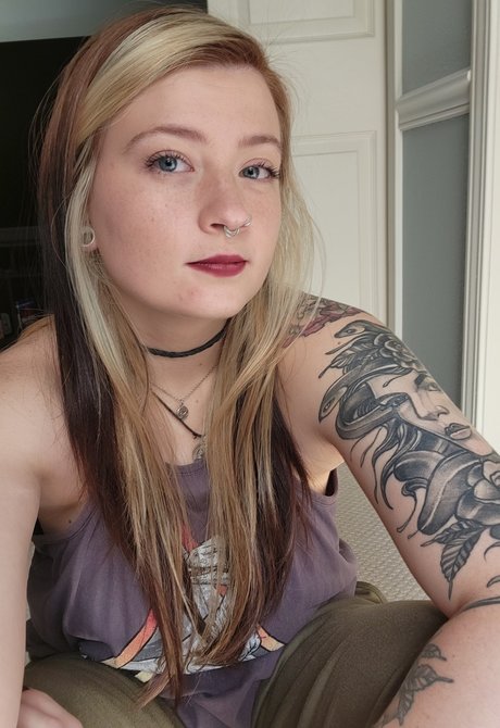 Lara Nichole