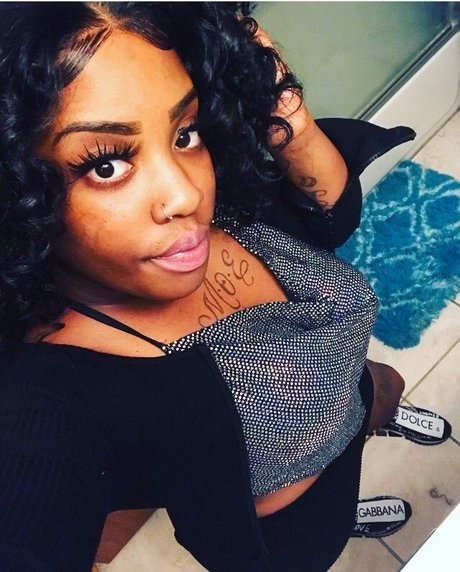 Nacktes geleaktes OnlyFans-Foto von Juicy