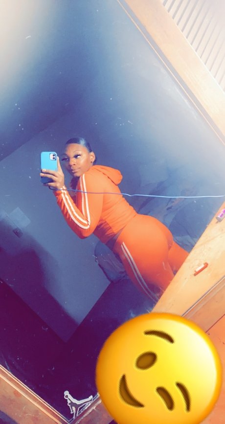 Nacktes geleaktes OnlyFans-Foto von Lailonie Marie