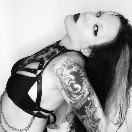 Nacktes geleaktes OnlyFans-Foto von Lady Of The Seven Moons