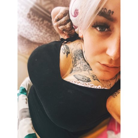Nacktes geleaktes OnlyFans-Foto von Ladyblood