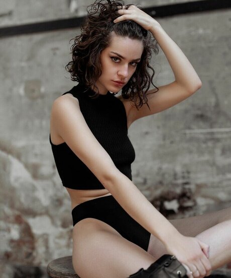Nacktes geleaktes OnlyFans-Foto von Emeline Faure