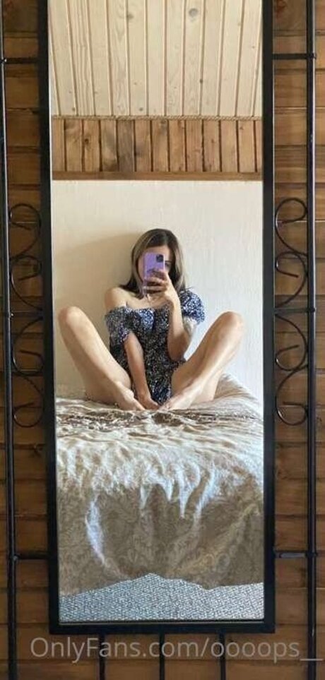 Eva_oopsy