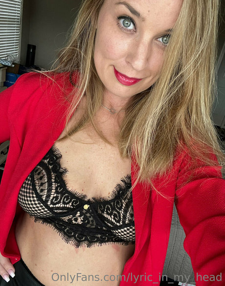 Nacktes geleaktes OnlyFans-Foto von Lyricinmyhead
