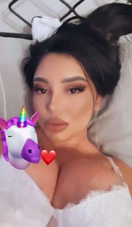 Nacktes geleaktes OnlyFans-Foto von Zhansaya Dakarimova