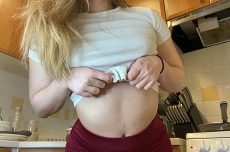 Nacktes geleaktes OnlyFans-Foto von Babyred404