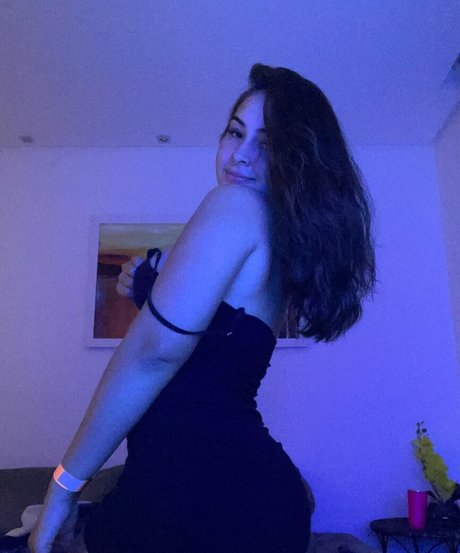 Nacktes geleaktes OnlyFans-Foto von Rere Schneider