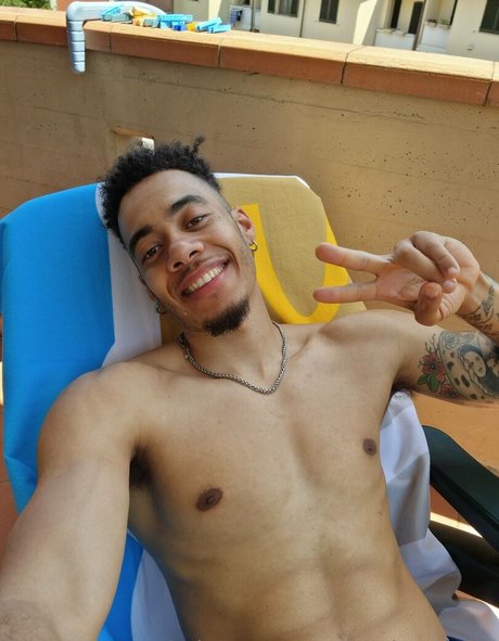 Nacktes geleaktes OnlyFans-Foto von Magicsempai
