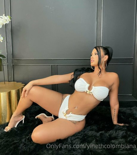 Nacktes geleaktes OnlyFans-Foto von Yinethcolombiana