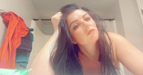 Nacktes geleaktes OnlyFans-Foto von Tarynthomas