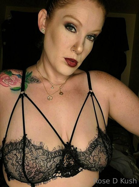 Nacktes geleaktes OnlyFans-Foto von Rosedkush