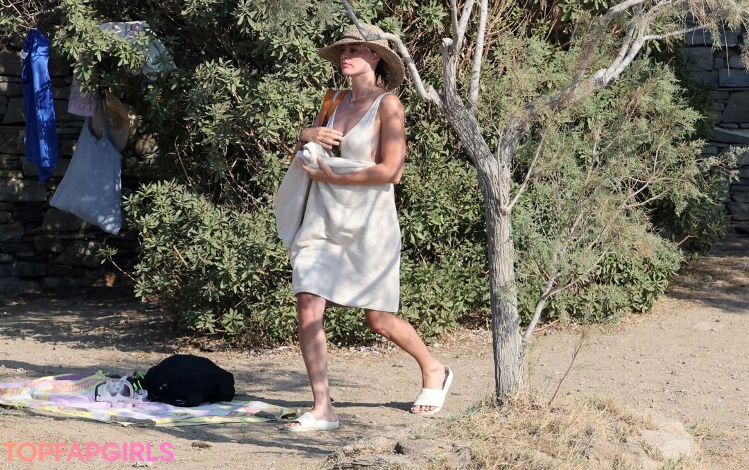 Nacktes geleaktes OnlyFans-Foto von Margot Robbie #1246