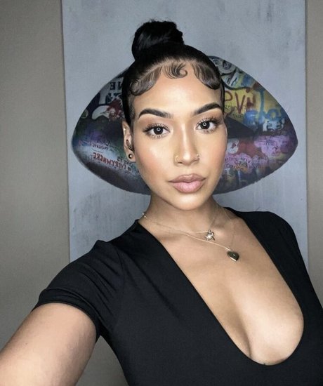 Nacktes geleaktes OnlyFans-Foto von Virdiisunique