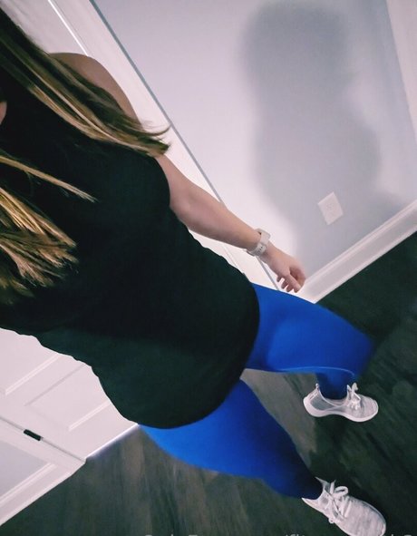 Nacktes geleaktes OnlyFans-Foto von Fitmomwith3