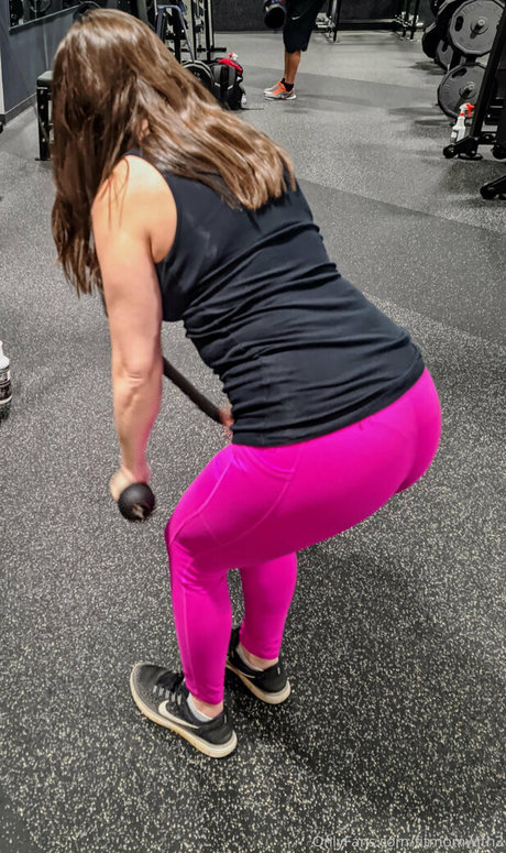 Nacktes geleaktes OnlyFans-Foto von Fitmomwith3