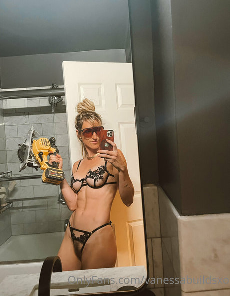 Vanessabuildsxo
