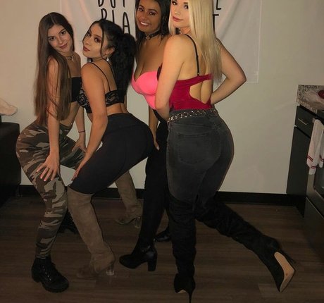 Nacktes geleaktes OnlyFans-Foto von Grace Witham