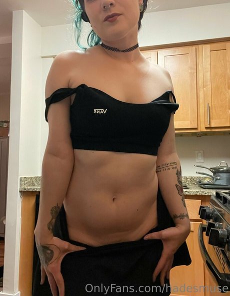 Nacktes geleaktes OnlyFans-Foto von Hadesmuse
