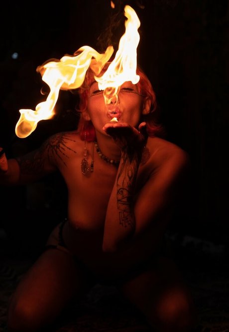 Nacktes geleaktes OnlyFans-Foto von Pixiepixelized