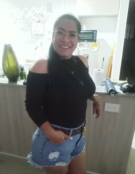 Nacktes geleaktes OnlyFans-Foto von Kanelamorena