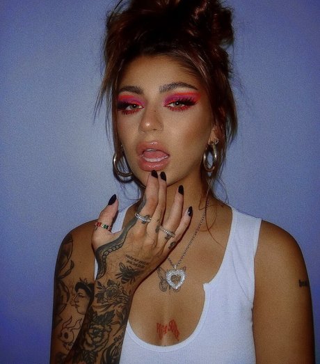 Nacktes geleaktes OnlyFans-Foto von Andrea Russett